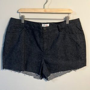 Plus size Snake Print Cut‎ Off High Waisted Shorts | W: 38 in